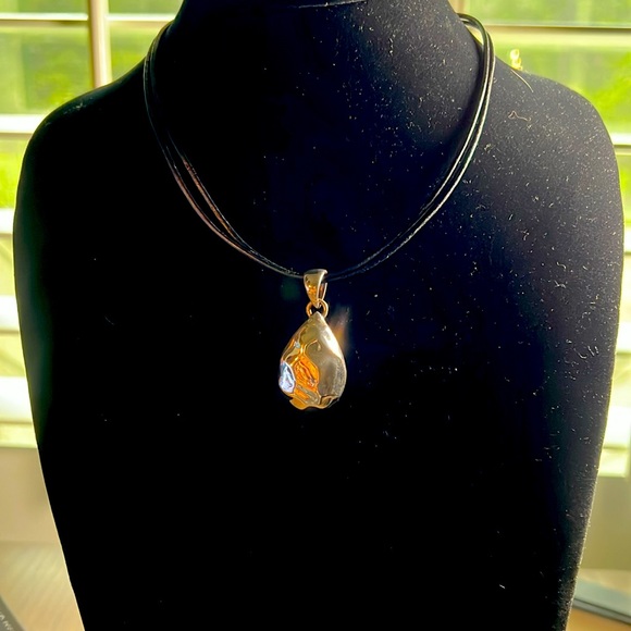 New Genuine Sterling Silver Pear Shape Hammer Pendant Leather Necklace Gift Box - Picture 4 of 6